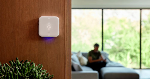 vivint-thermostat-on-wall