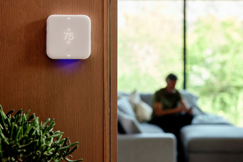 vivint-thermostat-on-wall